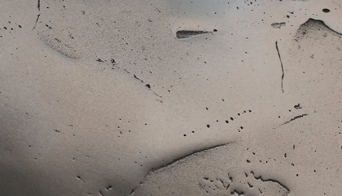 チタン色